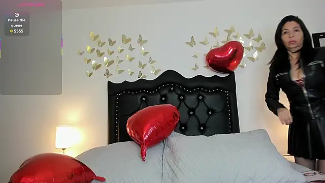 SabinaDeluxe cg online show from February 14, 2026, 12:46 pm