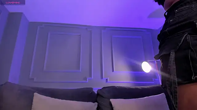 AmbarJames  online show from February 2, 2026, 12:15 pm