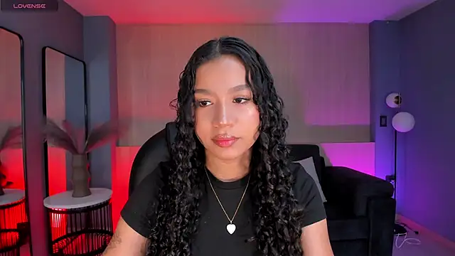 SophieHouston  online show from September 21, 2025, 11:06 pm