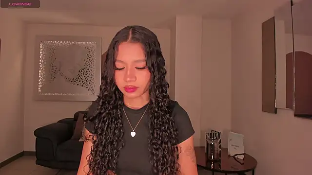 SophieHouston  online show from November 30, 2025, 11:09 pm