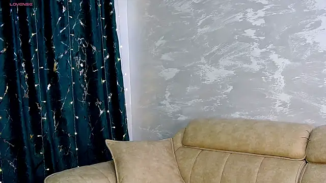 Snapshot of KaylaLewys chatting on January 16, 2026, 6:34 pm KaylaLewys online show from January 16, 2026, 6:34 pm