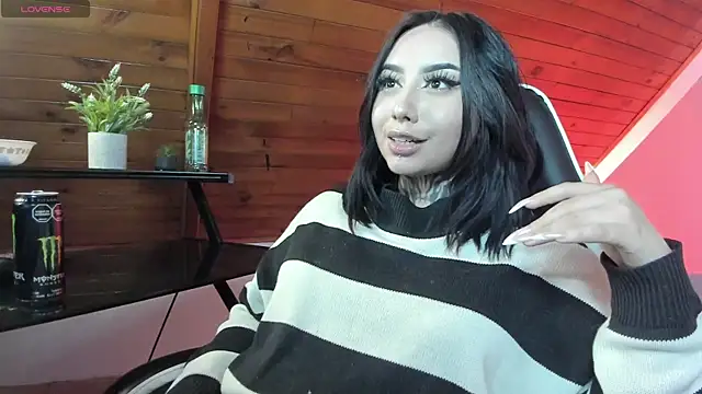 Snapshot of _Morrigan_ chatting on November 12, 2025, 7:53 am Morrigan online show from November 12, 2025, 7:53 am