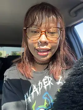 Snapshot of moan4mona chatting on July 1, 2026, 3:45 pm moan4mona online show from July 1, 2026, 3:45 pm