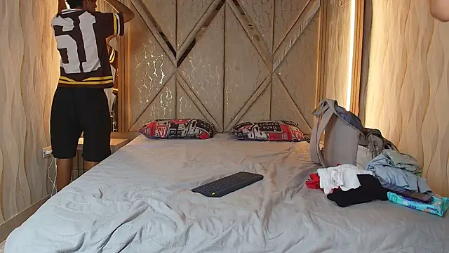 Hotcouple 222 online show from April 7, 2026, 1:44 pm