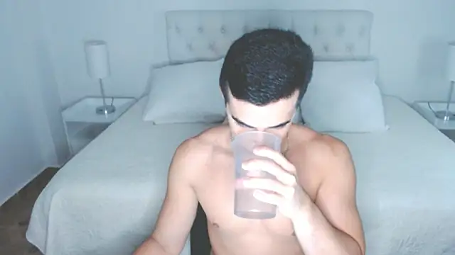 mr hunterx online show from March 25, 2026, 2:06 am