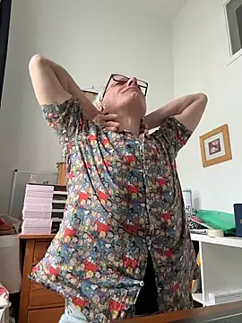 SexyLeon8 online show from May 6, 2026, 5:46 am