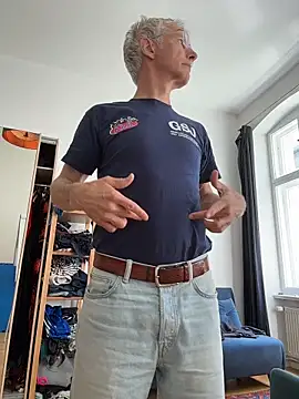 SexyLeon8 online show from May 25, 2026, 9:48 am