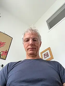 SexyLeon8 online show from June 5, 2026, 9:15 am