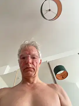 SexyLeon8 online show from June 7, 2026, 9:13 am