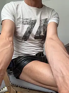 SexyLeon8 online show from June 9, 2026, 1:56 pm