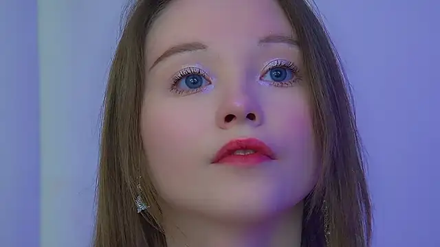 KeiraAsti online show from March 12, 2026, 6:25 pm