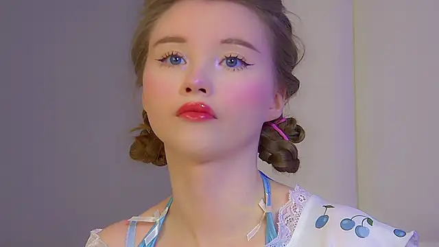 Snapshot of KeiraAsti chatting on May 5, 2026, 6:27 pm KeiraAsti online show from May 5, 2026, 6:27 pm