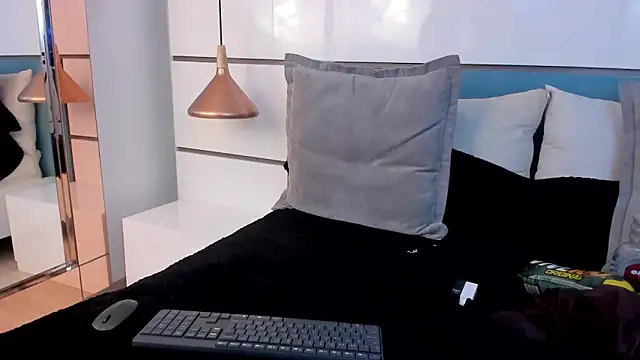 Ashkoreh online show from December 13, 2025, 8:04 pm