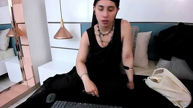 Ashkoreh online show from March 12, 2026, 10:49 pm