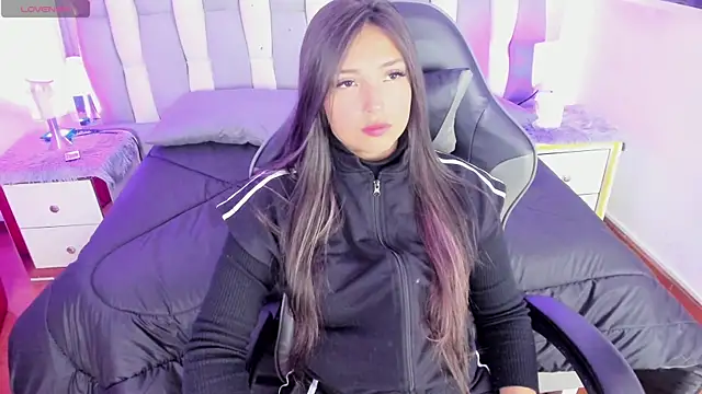 Snapshot of Adaara_Rey chatting on October 9, 2025, 8:18 pm Adaara Rey online show from October 9, 2025, 8:18 pm