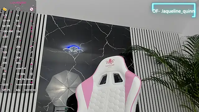 Snapshot of daisyblushh chatting on September 15, 2025, 7:14 pm daisyblushh online show from September 15, 2025, 7:14 pm