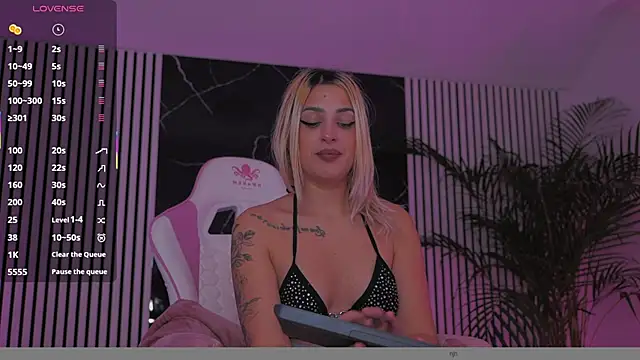 daisyblushh online show from December 20, 2025, 4:14 pm