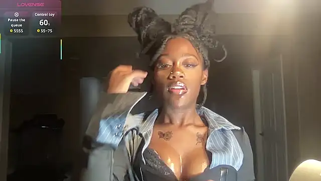 maskedgirl5005 online show from October 1, 2025, 11:44 pm