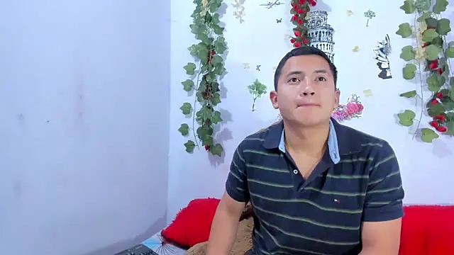 Snapshot of NataliaAndJulliam chatting on February 3, 2026, 3:48 am NataliaAndJulliam online show from February 3, 2026, 3:48 am