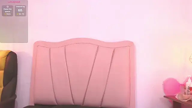 liz7skinny online show from February 12, 2026, 9:32 pm