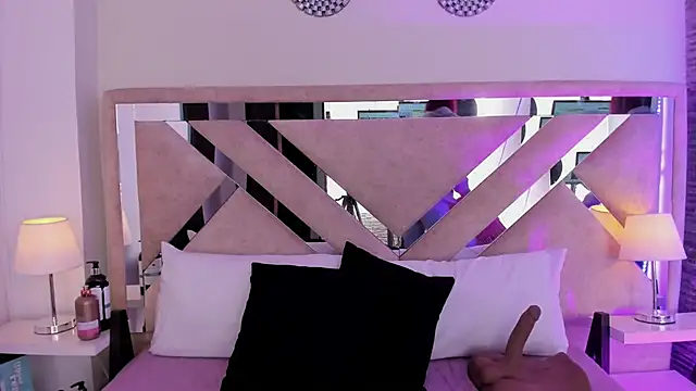 ximena vasquez8 online show from April 1, 2026, 4:24 am