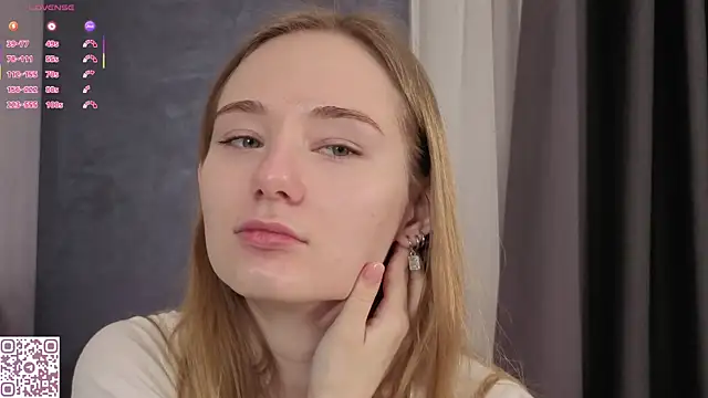 Snapshot of ElvinaRose chatting on November 11, 2025, 2:33 am ElvinaRose online show from November 11, 2025, 2:33 am