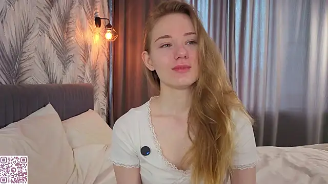 ElvinaRose online show from May 22, 2026, 4:41 am