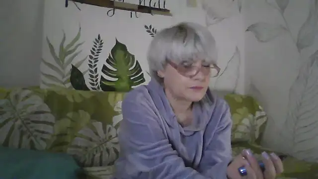 Catty Lady online show from December 20, 2025, 5:42 pm