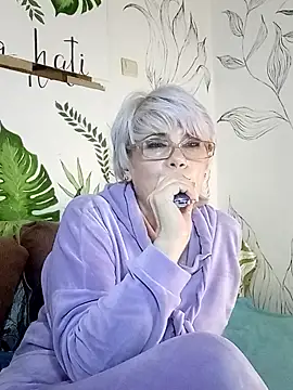 Catty Lady online show from February 2, 2026, 7:12 pm