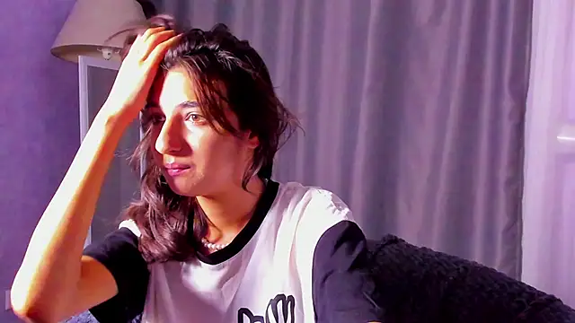 Snapshot of Elfy_Rare_ chatting on September 21, 2025, 8:32 pm Elfy Rare online show from September 21, 2025, 8:32 pm