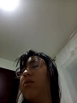 lareinalareinadelanal online show from November 6, 2025, 1:23 pm