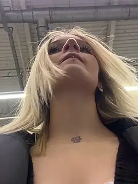 Snapshot of softlyblessed chatting on November 4, 2025, 3:55 pm softlyblessed online show from November 4, 2025, 3:55 pm