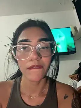 ElaRose 12 online show from April 19, 2026, 8:22 pm