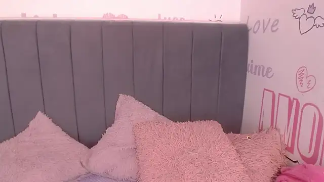 SachaBratz online show from February 4, 2026, 1:06 pm