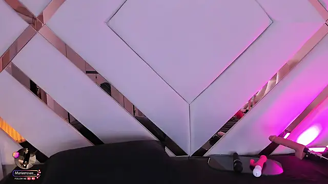 Snapshot of Mariee_rosee chatting on October 23, 2025, 11:24 pm Mariee rosee online show from October 23, 2025, 11:24 pm