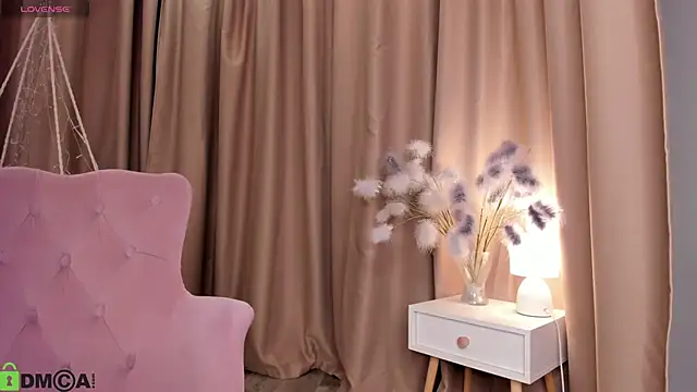 Naomi   Rias online show from November 21, 2025, 1:15 am