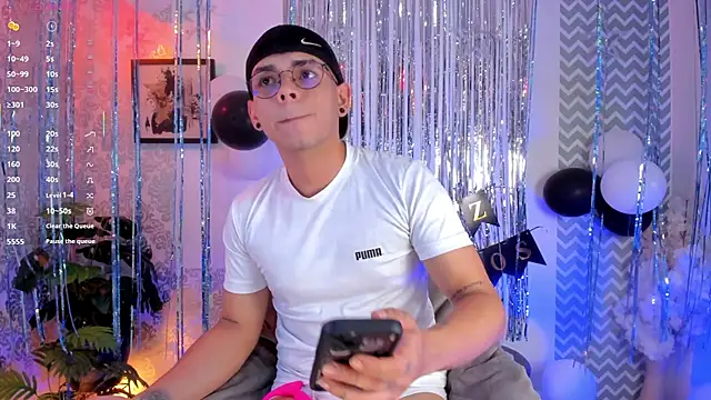 jhosepMoreno online show from July 28, 2026, 5:23 pm
