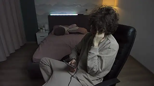 Snapshot of Edvard_Blare chatting on September 30, 2025, 2:33 pm Edvard Blare online show from September 30, 2025, 2:33 pm