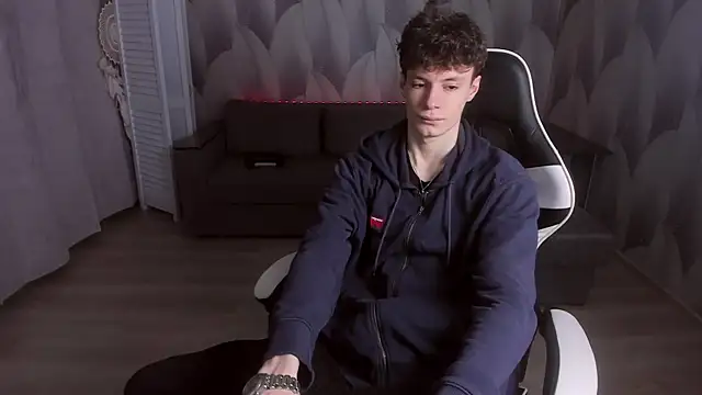 Snapshot of Edvard_Blare chatting on October 18, 2025, 4:52 pm Edvard Blare online show from October 18, 2025, 4:52 pm