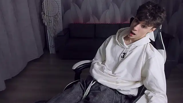 Snapshot of Edvard_Blare chatting on October 23, 2025, 4:06 pm Edvard Blare online show from October 23, 2025, 4:06 pm