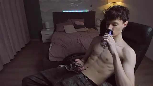 Snapshot of Edvard_Blare chatting on October 26, 2025, 5:08 pm Edvard Blare online show from October 26, 2025, 5:08 pm