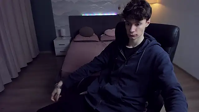 Snapshot of Edvard_Blare chatting on October 31, 2025, 5:03 pm Edvard Blare online show from October 31, 2025, 5:03 pm