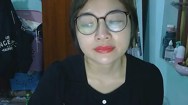 Uhem112 online show from November 17, 2025, 12:49 am