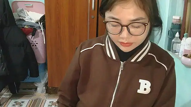 Uhem112 online show from November 20, 2025, 12:44 am