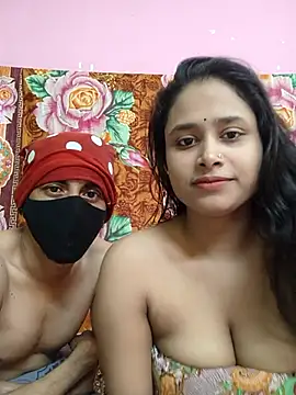 Seducing couple online show from October 21, 2025, 4:24 am