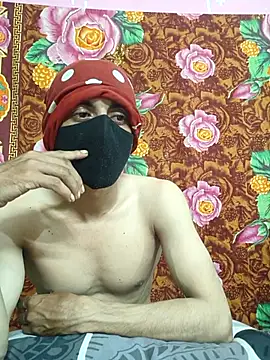 Seducing couple online show from October 27, 2025, 5:06 pm