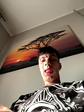 Snapshot of Lucamilano1991 chatting on October 13, 2025, 2:17 pm Lucamilano1991 online show from October 13, 2025, 2:17 pm