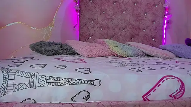 violet taylor  online show from January 19, 2026, 2:15 am