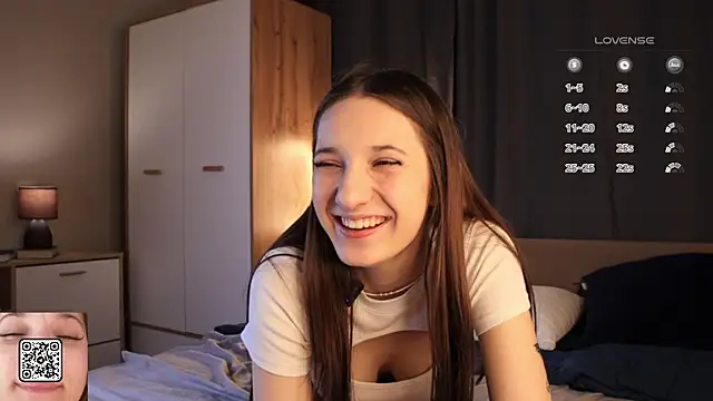 OdelynBagge online show from September 14, 2025, 5:34 pm