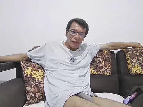 Snapshot of skinnylatino51 chatting on October 23, 2025, 11:57 pm skinnylatino51 online show from October 23, 2025, 11:57 pm